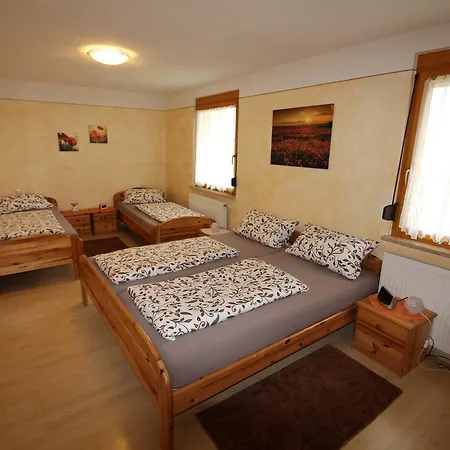 Privatunterkunft Julia Metzger *